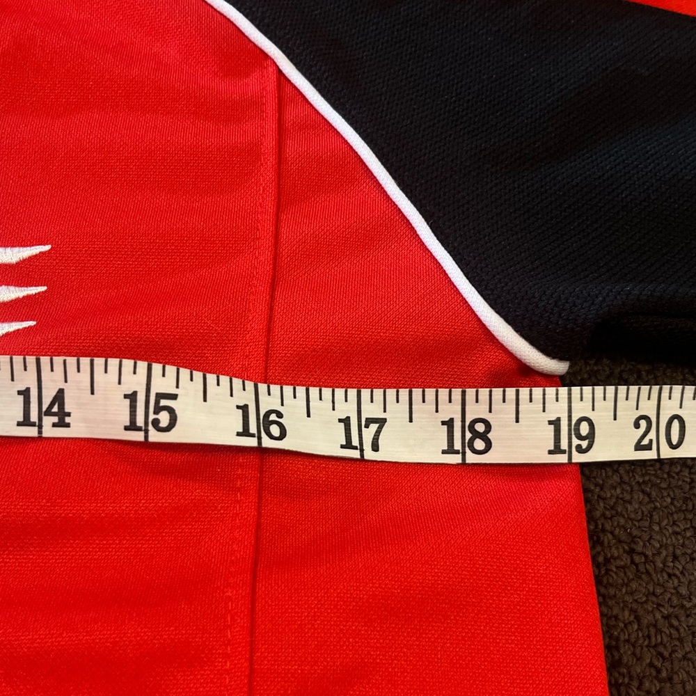 Vintage Boys Medium 10-12 Hockey Jersey Team Canada Olympics Jersey - Picture 10 of 12